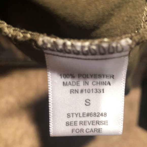 Olive green dressy tank with gold zipper - Picture 5 of 7